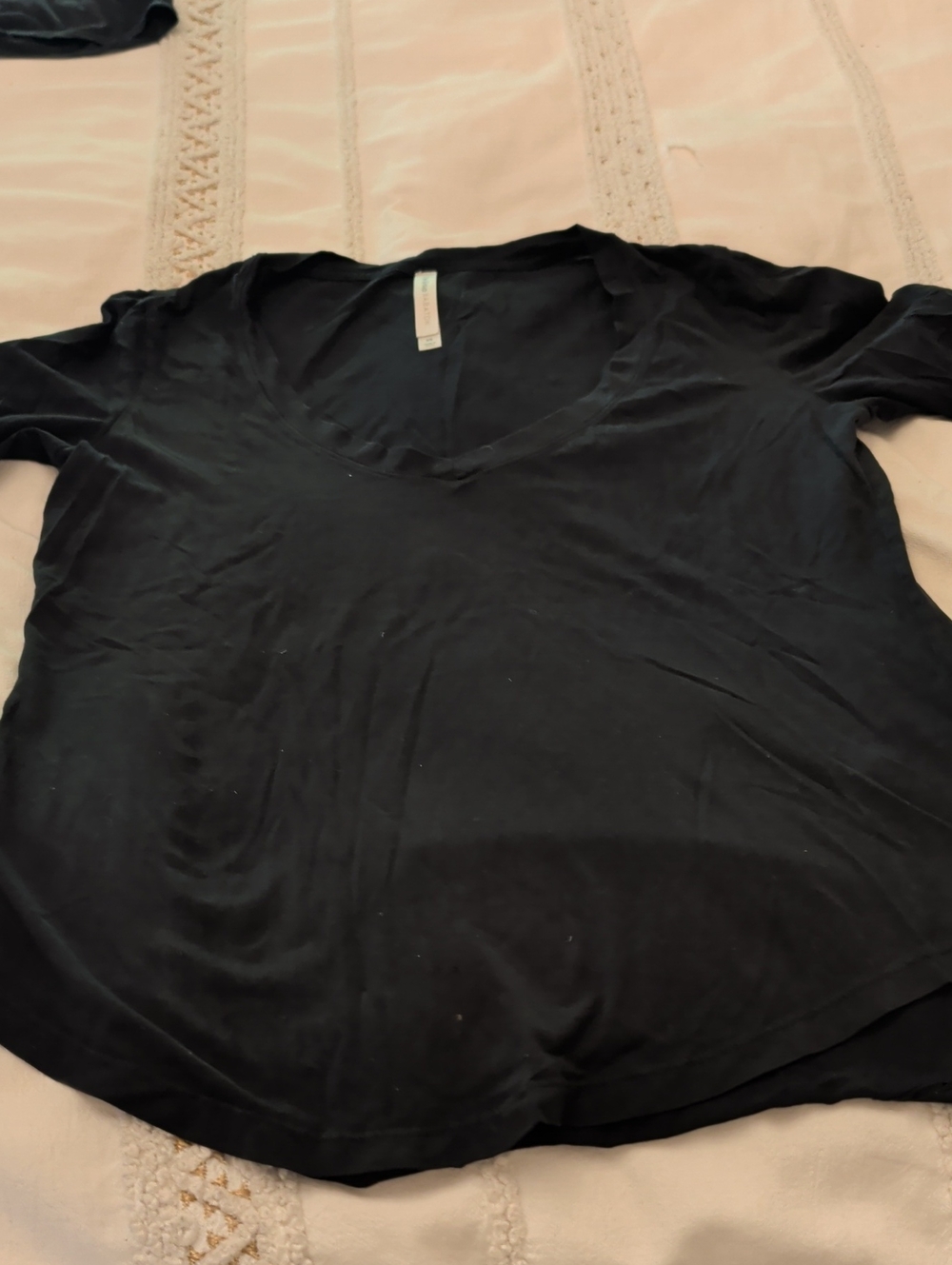 Babaton Black V-Neck Short Sleeve Tee